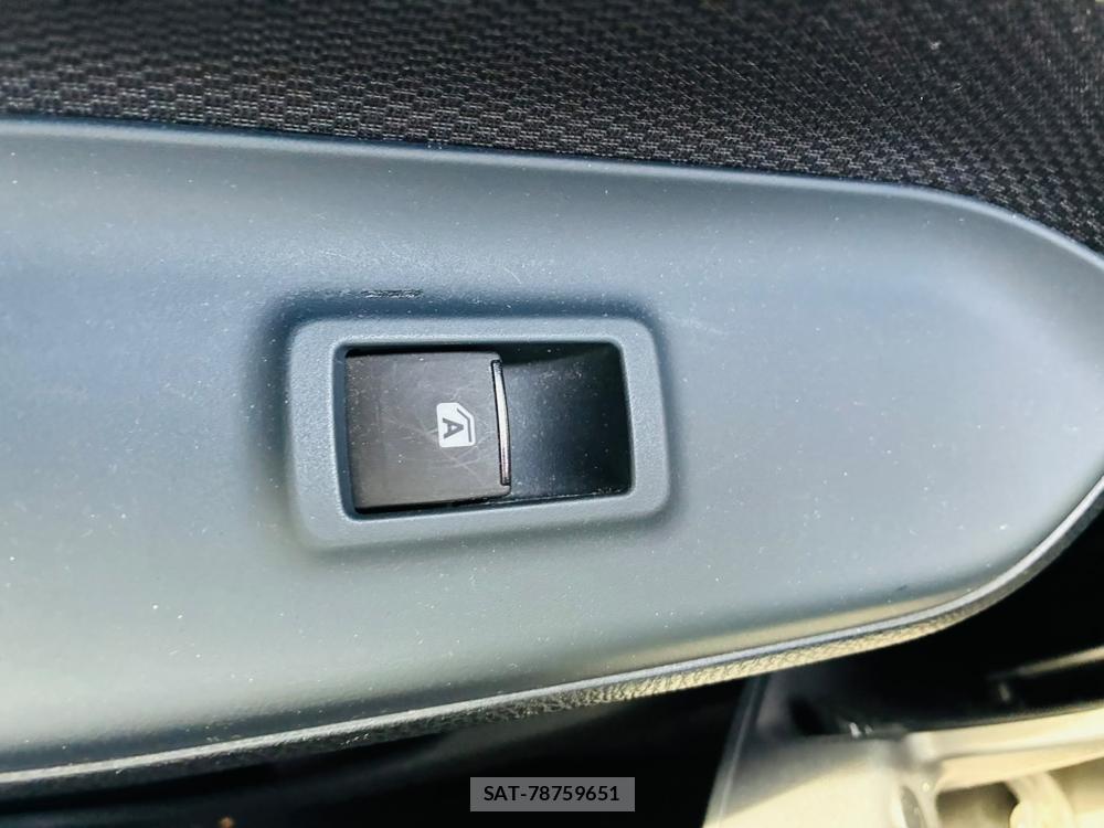 Toyota NOAH 2014-05 8169415-23