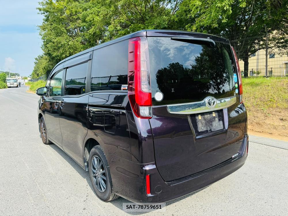 Toyota NOAH 2014-05 8169415-2
