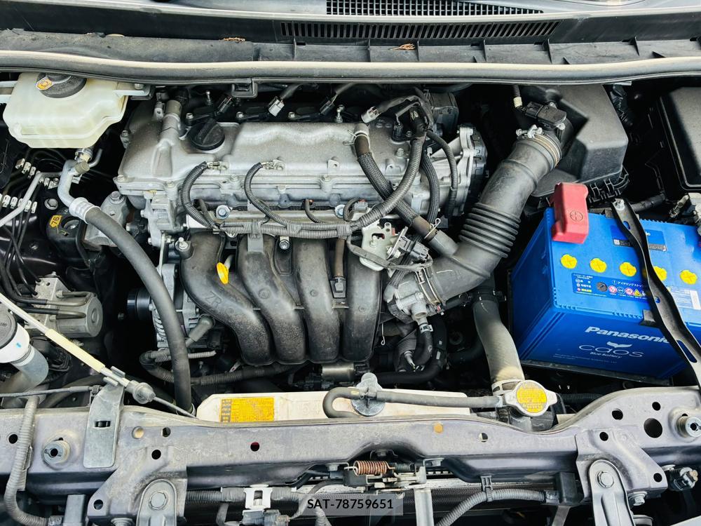 Toyota NOAH 2014-05 8169415-38