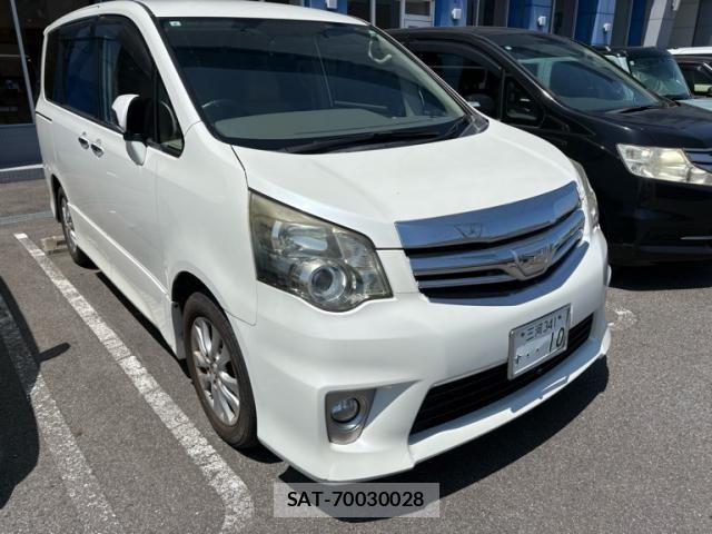 Toyota NOAH 2011-08 8316003-0