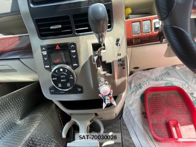 Toyota NOAH 2011-08 8316003-16