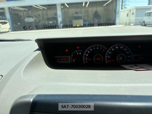 Toyota NOAH 2011-08 8316003-19