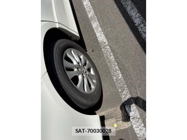 Toyota NOAH 2011-08 8316003-2