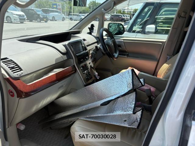 Toyota NOAH 2011-08 8316003-7