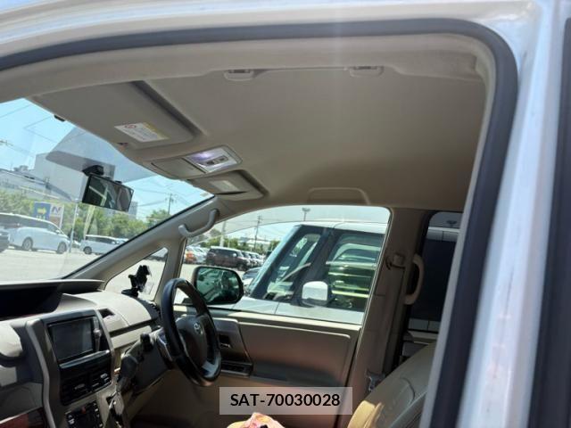 Toyota NOAH 2011-08 8316003-8