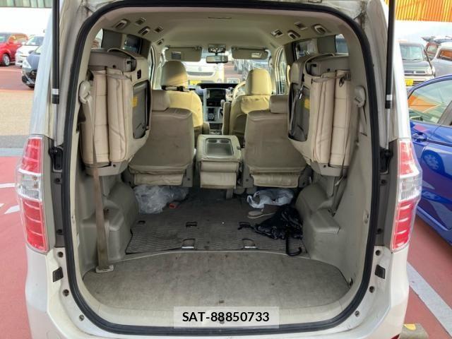 Toyota NOAH 2007-08 8316011-11
