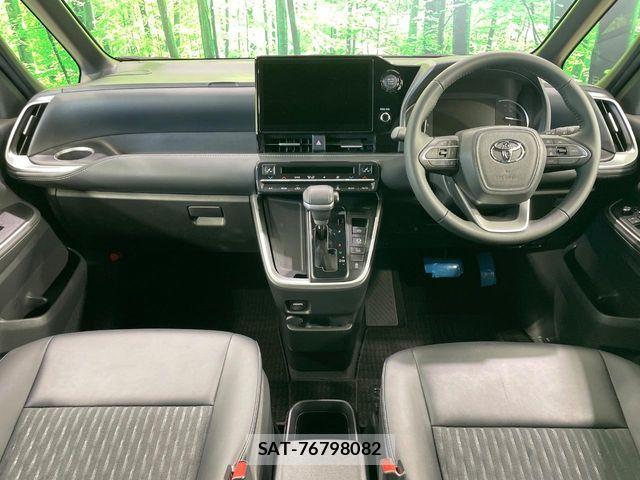 Toyota NOAH 2023-12 8315987-1