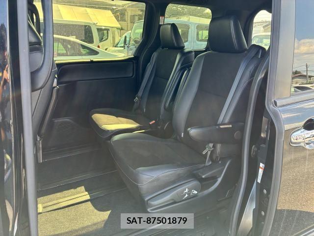 Toyota NOAH 2021-06 8315990-6