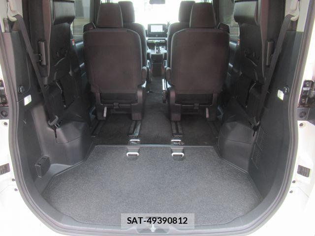 Toyota NOAH 2022-03 8315999-9