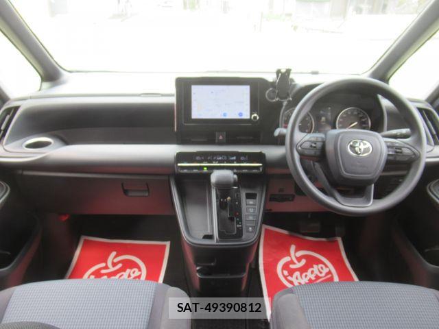 Toyota NOAH 2022-03 8315999-1