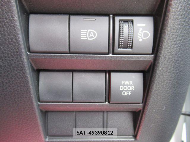 Toyota NOAH 2022-03 8315999-24