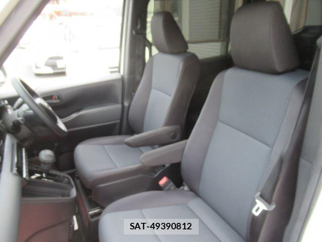 Toyota NOAH 2022-03 8315999-6