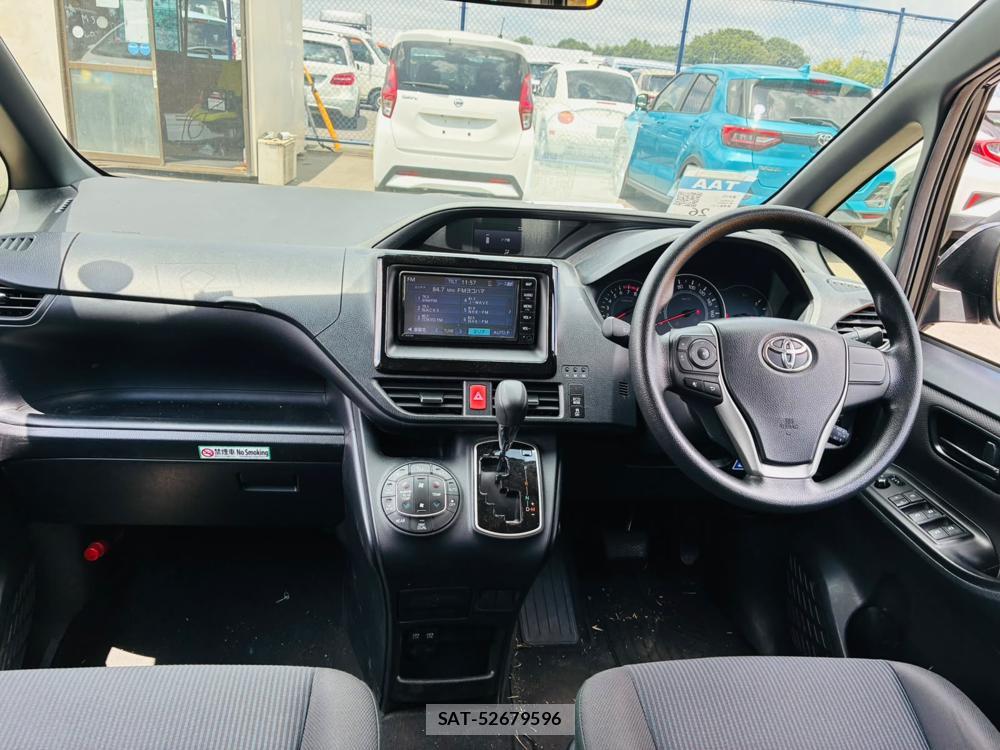 Toyota NOAH 2019-08 8261522-12