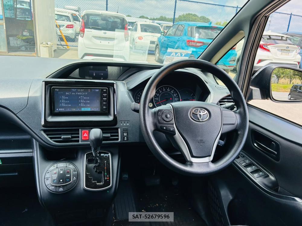 Toyota NOAH 2019-08 8261522-13