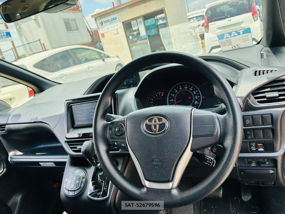 Toyota NOAH 2019-08 8261522-14