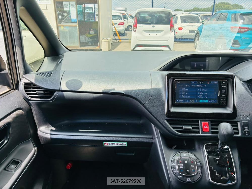 Toyota NOAH 2019-08 8261522-17