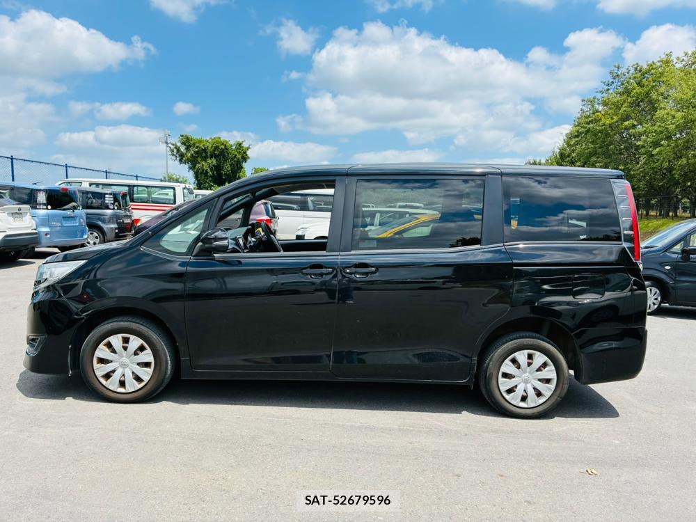 Toyota NOAH 2019-08 8261522-1