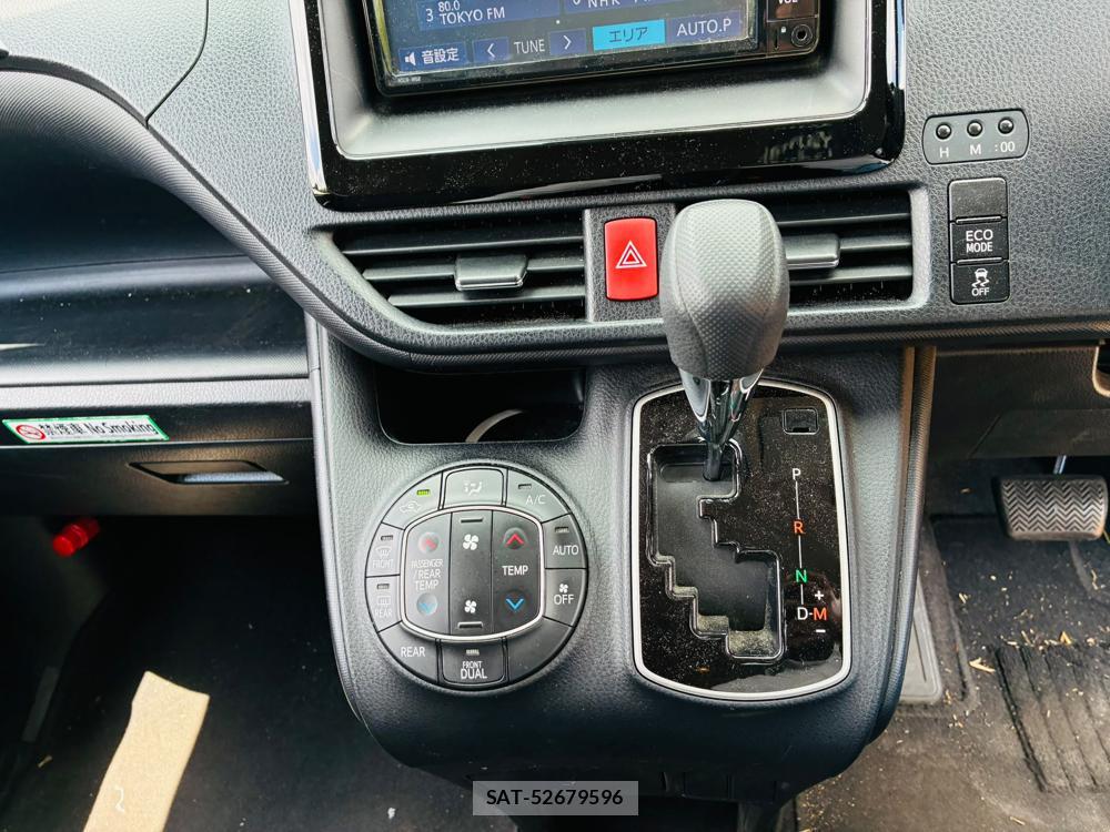 Toyota NOAH 2019-08 8261522-19
