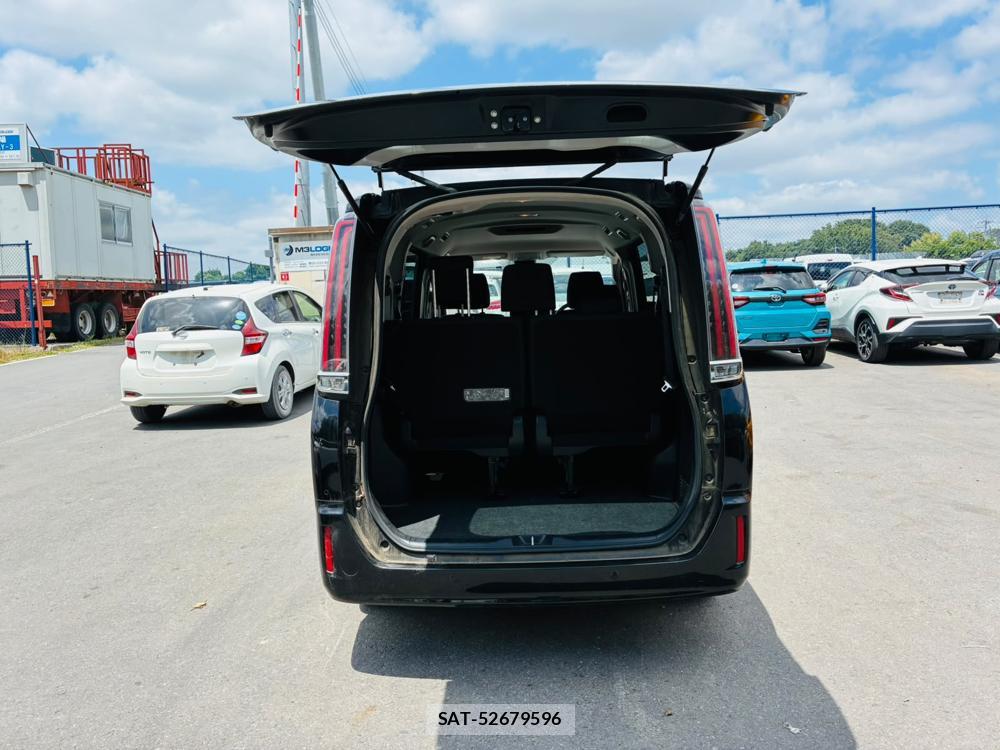 Toyota NOAH 2019-08 8261522-26