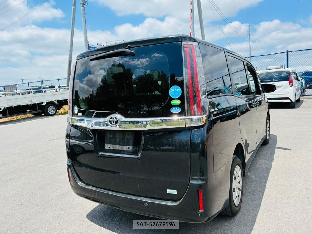 Toyota NOAH 2019-08 8261522-4