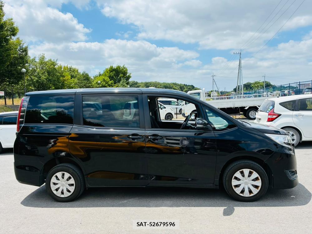 Toyota NOAH 2019-08 8261522-5