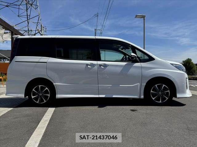 Toyota NOAH 2020-05 8315997-11