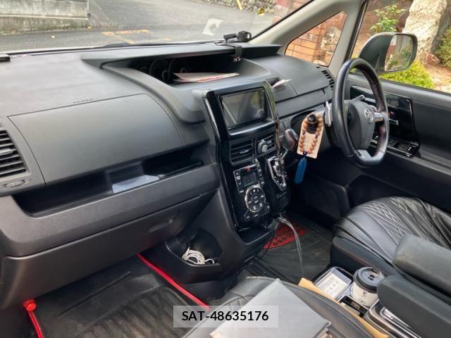 Toyota NOAH 2012-02 8316002-17