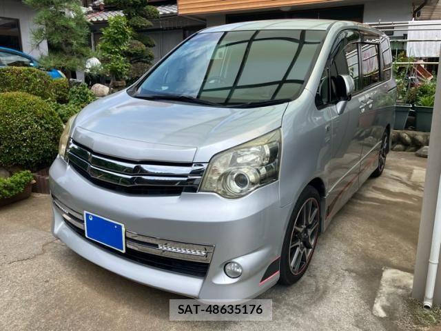 Toyota NOAH 2012-02 8316002-1