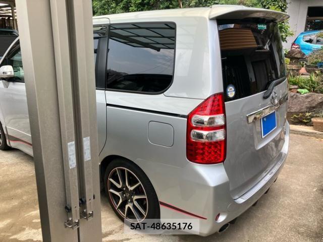 Toyota NOAH 2012-02 8316002-3