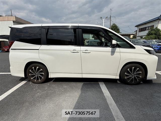 Toyota NOAH 2022-04 8315993-10