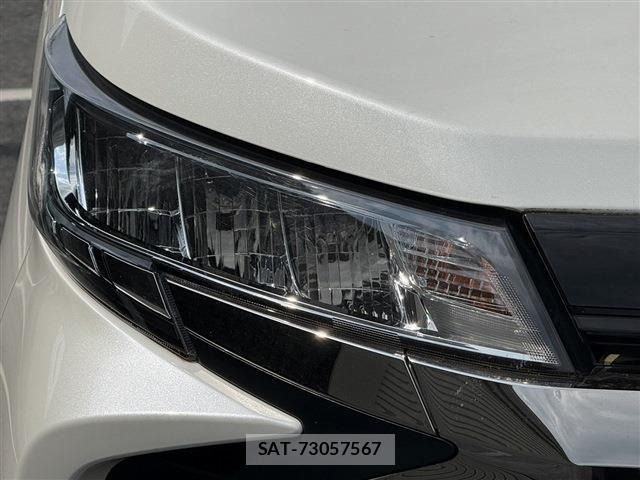 Toyota NOAH 2022-04 8315993-11