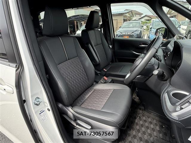 Toyota NOAH 2022-04 8315993-16