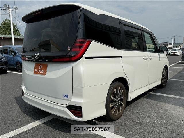 Toyota NOAH 2022-04 8315993-22