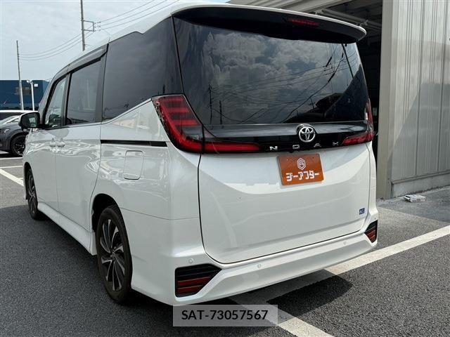 Toyota NOAH 2022-04 8315993-23