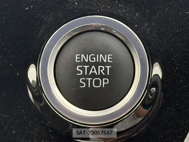 Toyota NOAH 2022-04 8315993-5