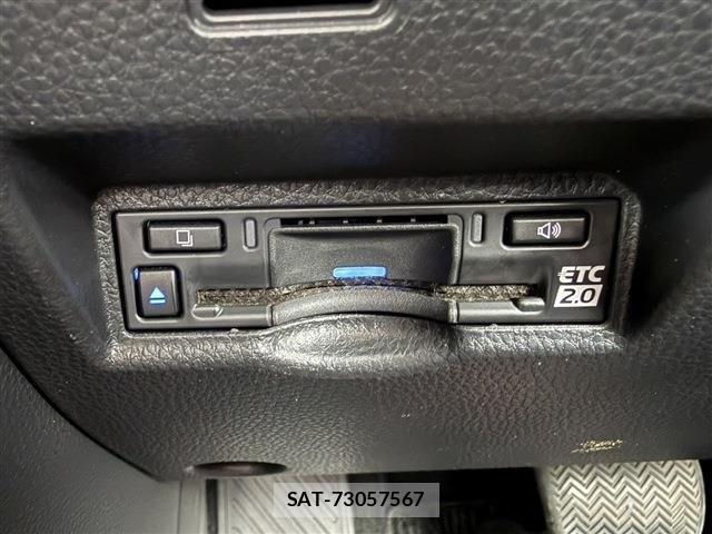 Toyota NOAH 2022-04 8315993-6