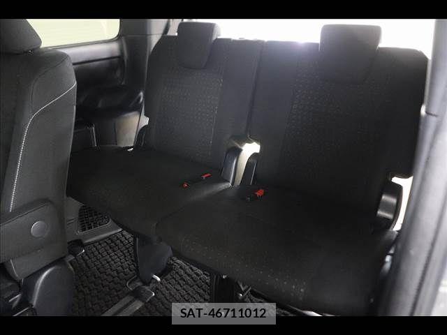 Toyota NOAH 2021-04 8315995-12