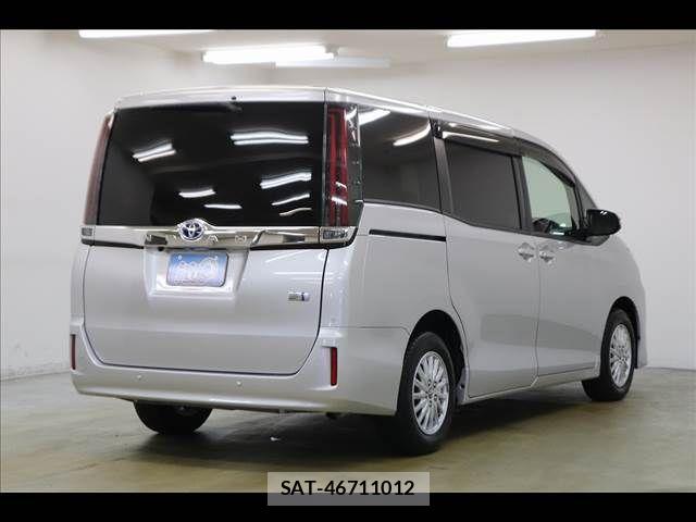 Toyota NOAH 2021-04 8315995-18
