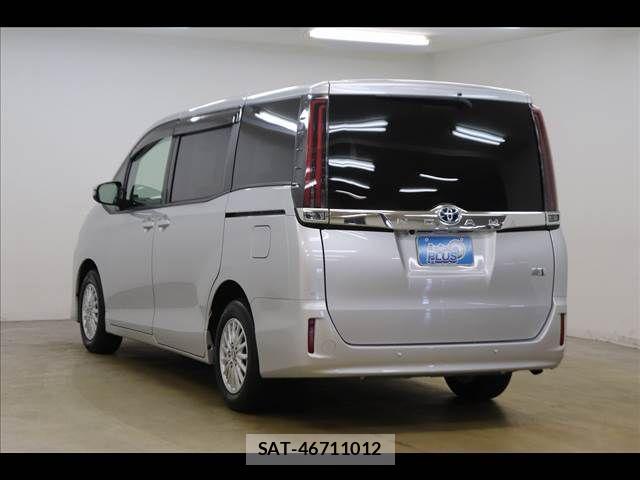 Toyota NOAH 2021-04 8315995-19
