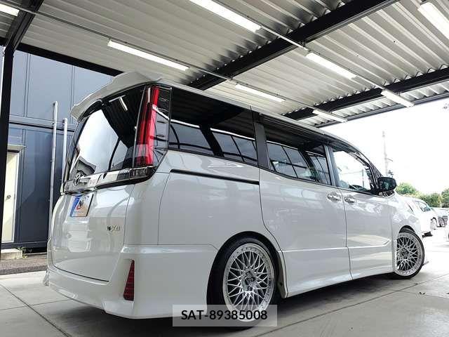 Toyota NOAH 2018-12 8315994-6