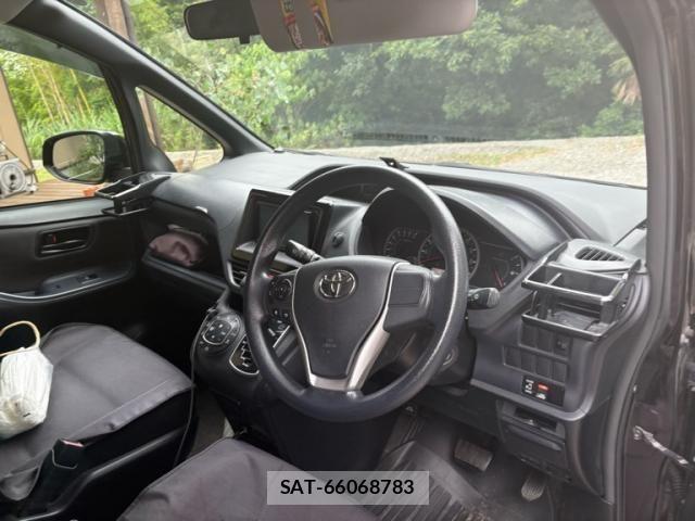 Toyota NOAH 2016-07 8316005-9