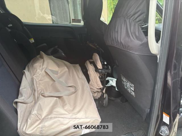 Toyota NOAH 2016-07 8316005-10