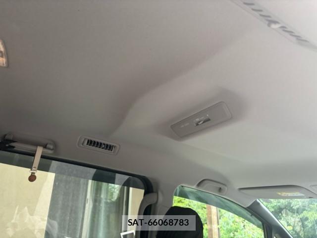 Toyota NOAH 2016-07 8316005-11