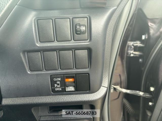 Toyota NOAH 2016-07 8316005-12