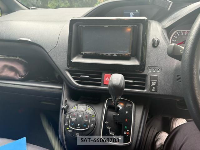 Toyota NOAH 2016-07 8316005-13