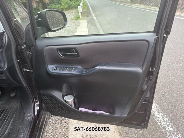 Toyota NOAH 2016-07 8316005-6