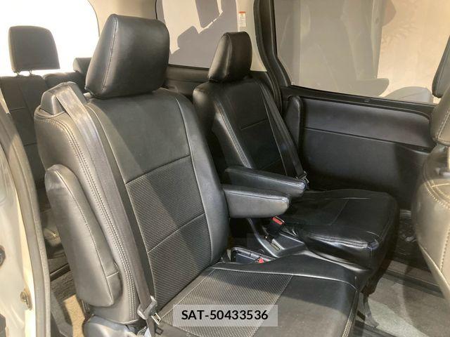 Toyota NOAH 2014-06 8315984-19
