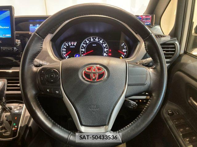 Toyota NOAH 2014-06 8315984-23