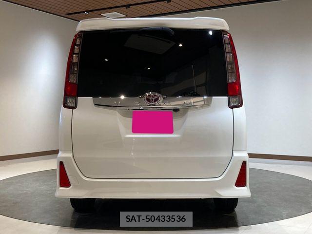Toyota NOAH 2014-06 8315984-2