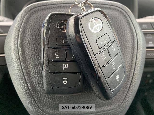 Toyota NOAH 2025-01 8315988-11